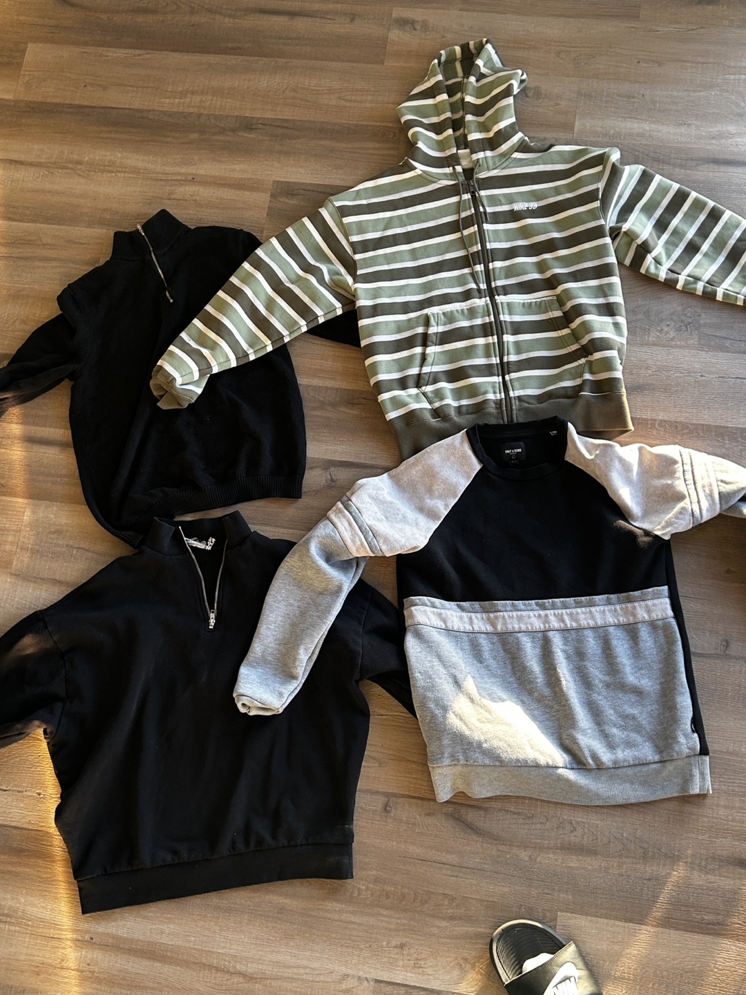 Bundle of 4 Men's tops - photo 2