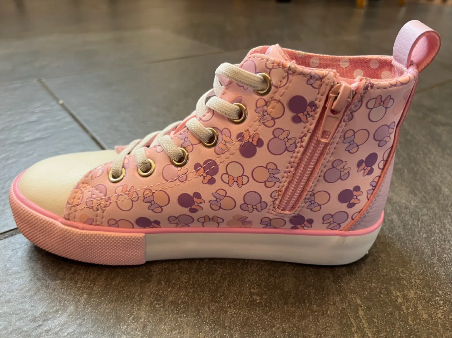 Minnie Mouse Girls' High-Top Sneakers Size 1 Kids image indicator(3)