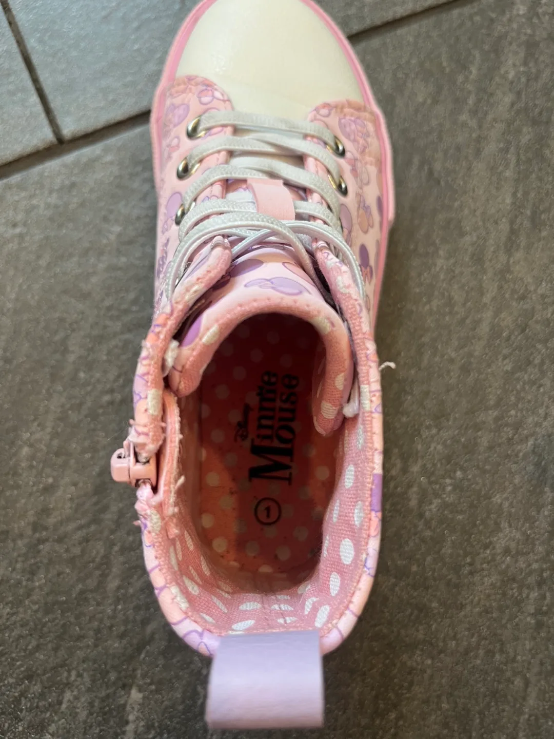 Minnie Mouse Girls' High-Top Sneakers Size 1 Kids image indicator(6)