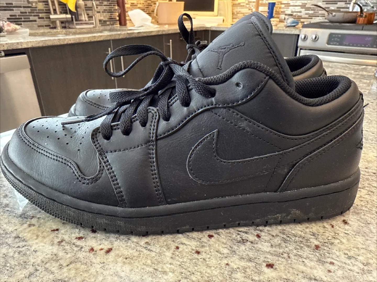 Air Jordan 1 Low Black Sneakers image indicator(2)