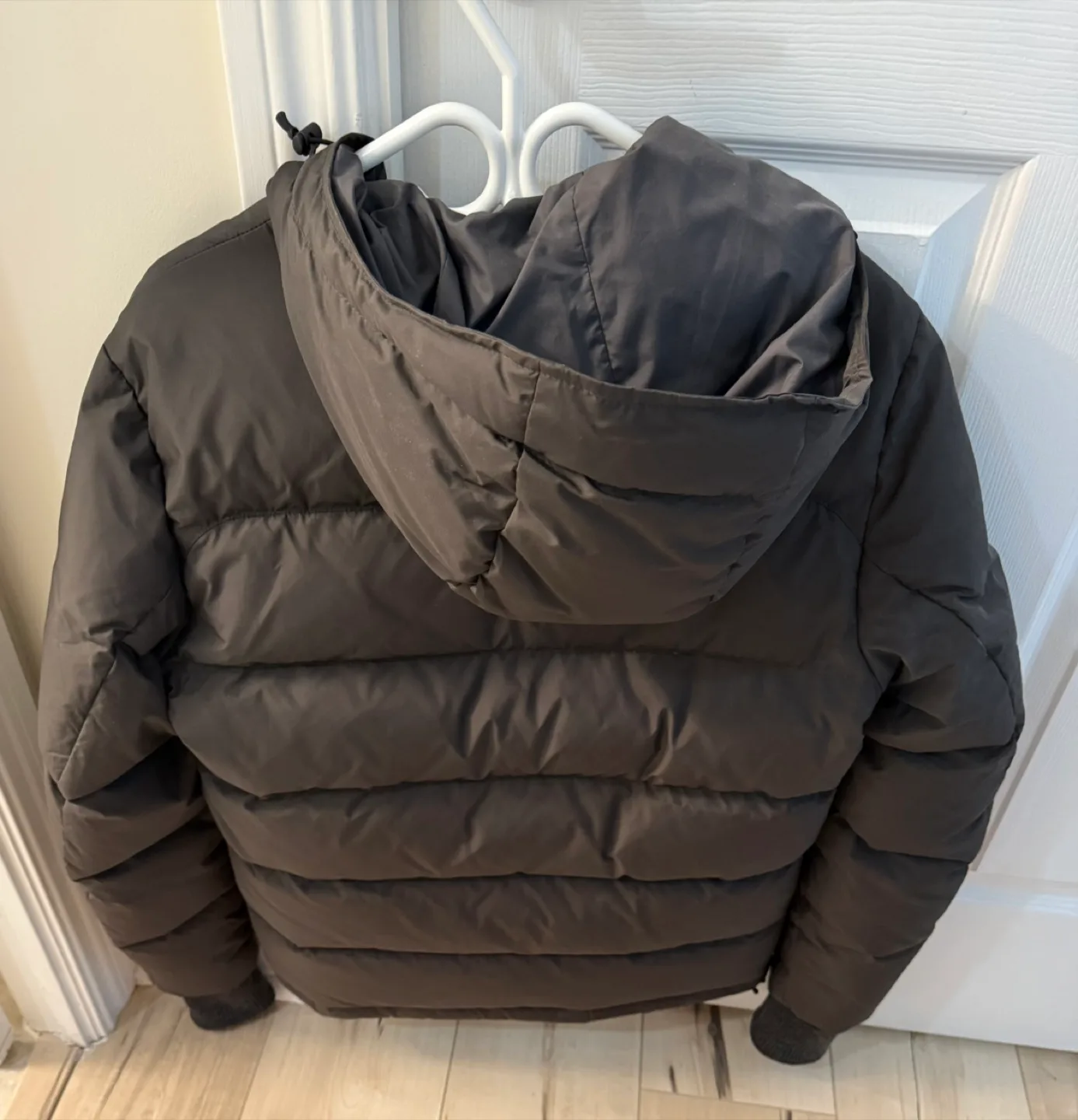 Winter down jacket men’s small - Banana Republic image indicator(2)