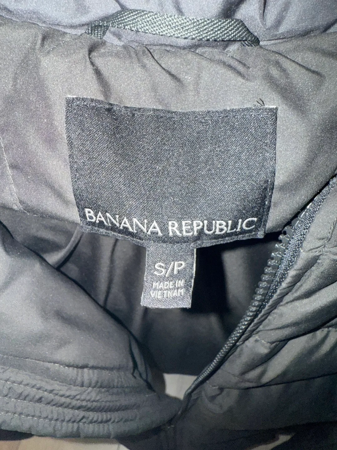 Winter down jacket men’s small - Banana Republic image indicator(4)