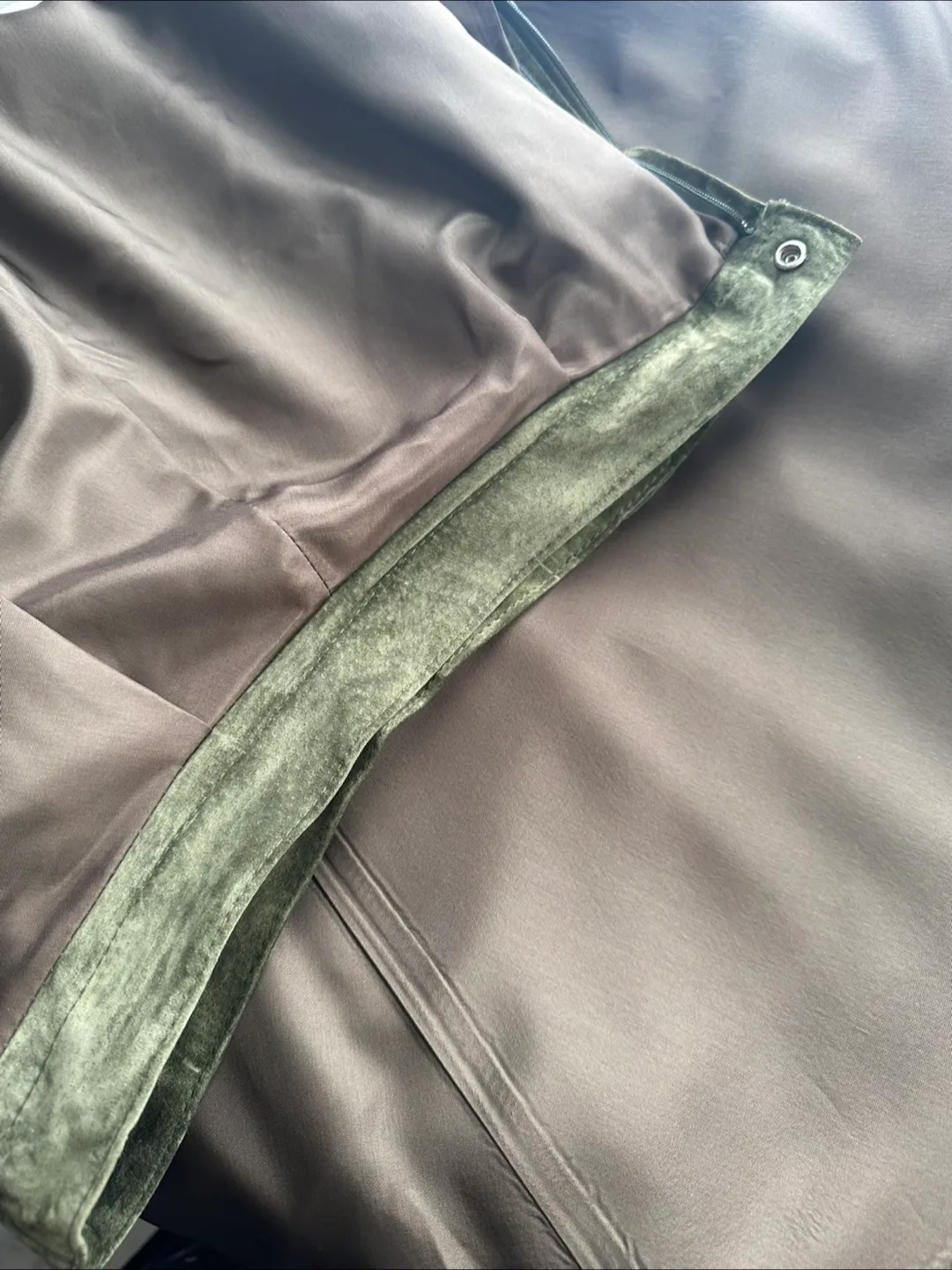 Danier olive Suede A-line skirt * US L (fits like a medium) image indicator(9)