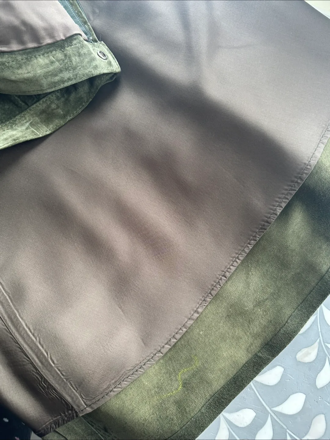 Danier olive Suede A-line skirt * US L (fits like a medium) image indicator(8)