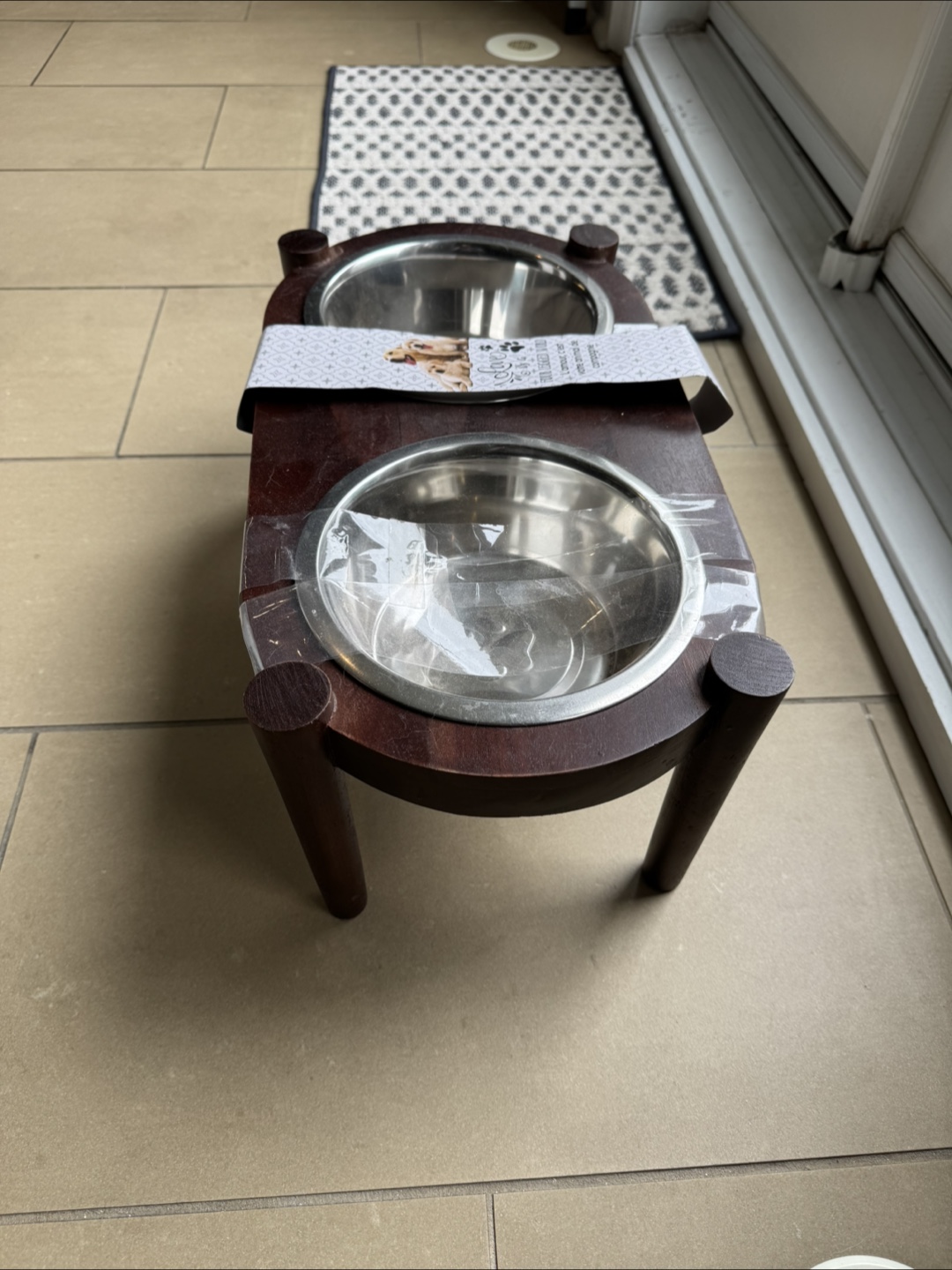 Free - standing dog bowl with wooden frame - photo 2