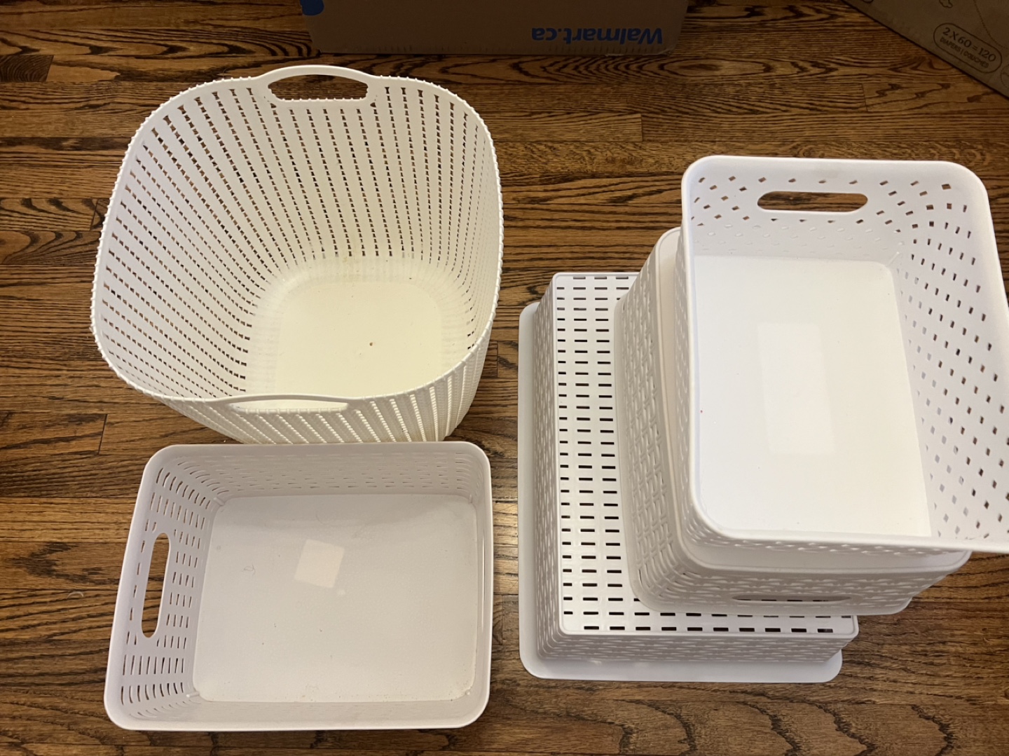 Set of 4 White Plastic Storage Baskets - photo 2