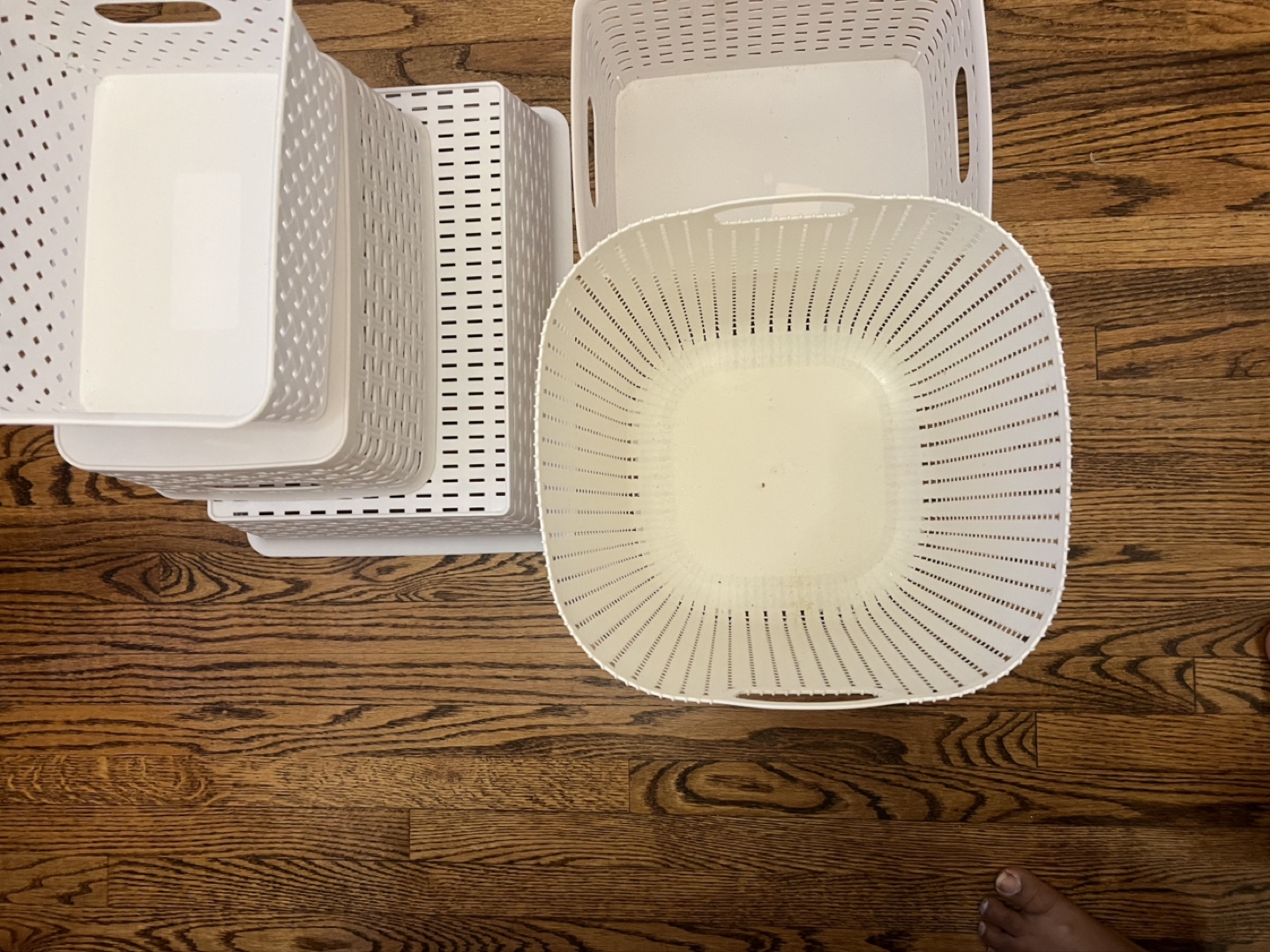 Set of 4 White Plastic Storage Baskets