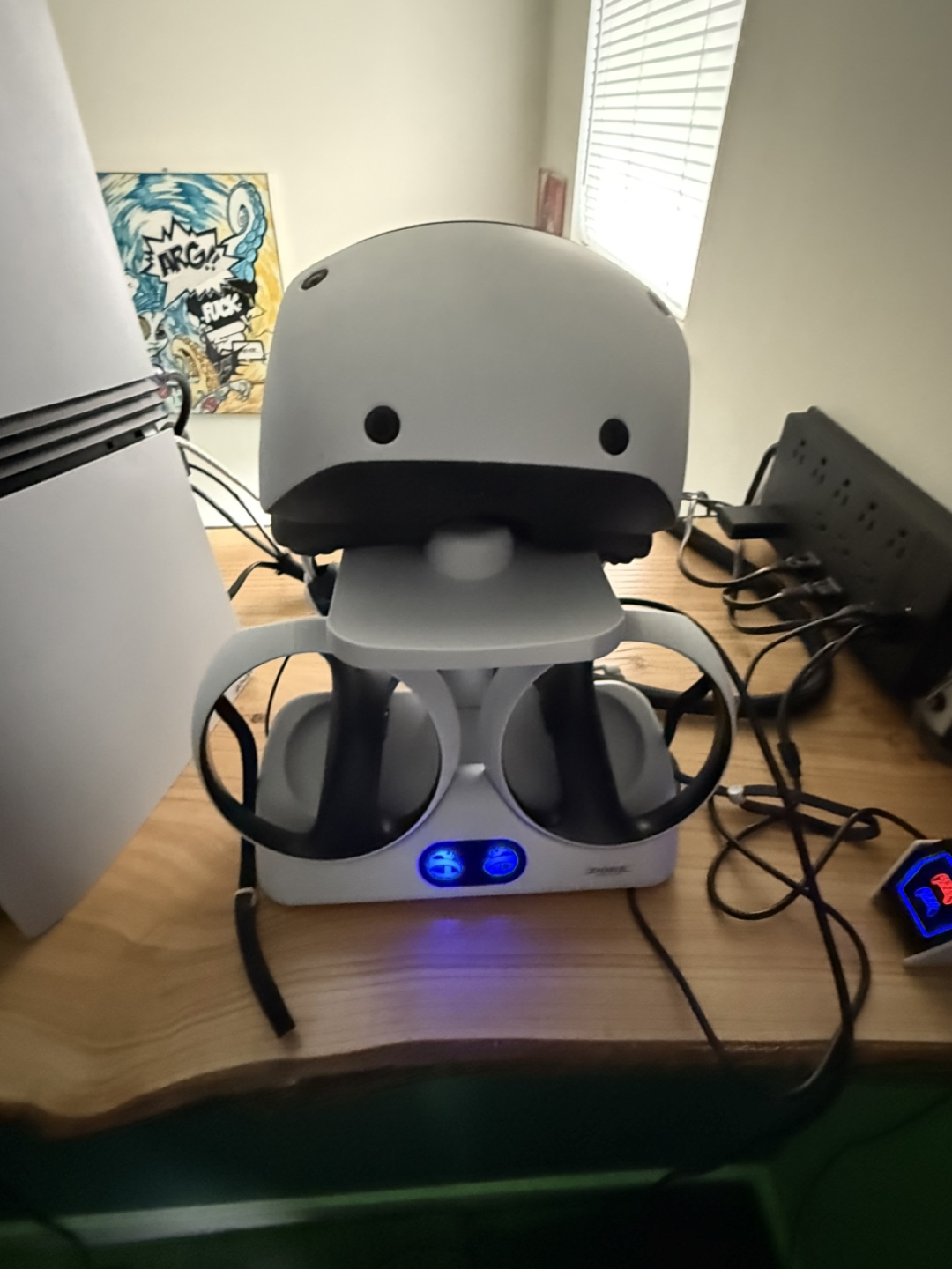 PSVR 2 VR Headset and Accessories Stand - photo 2