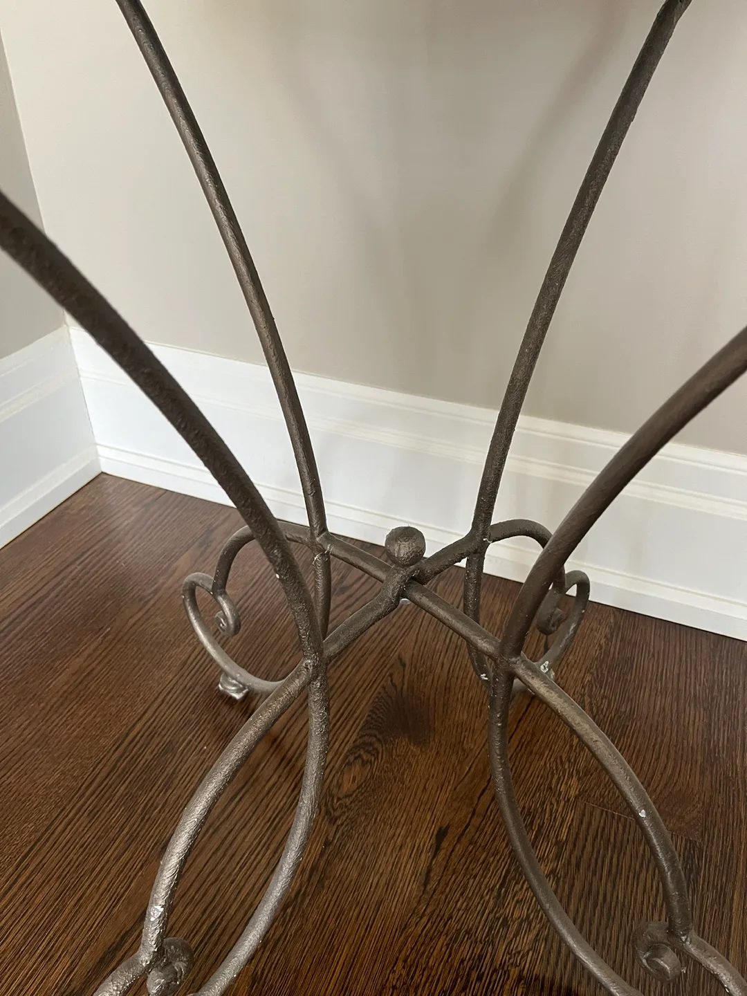 Round Accent Table with Marble Top image indicator(3)