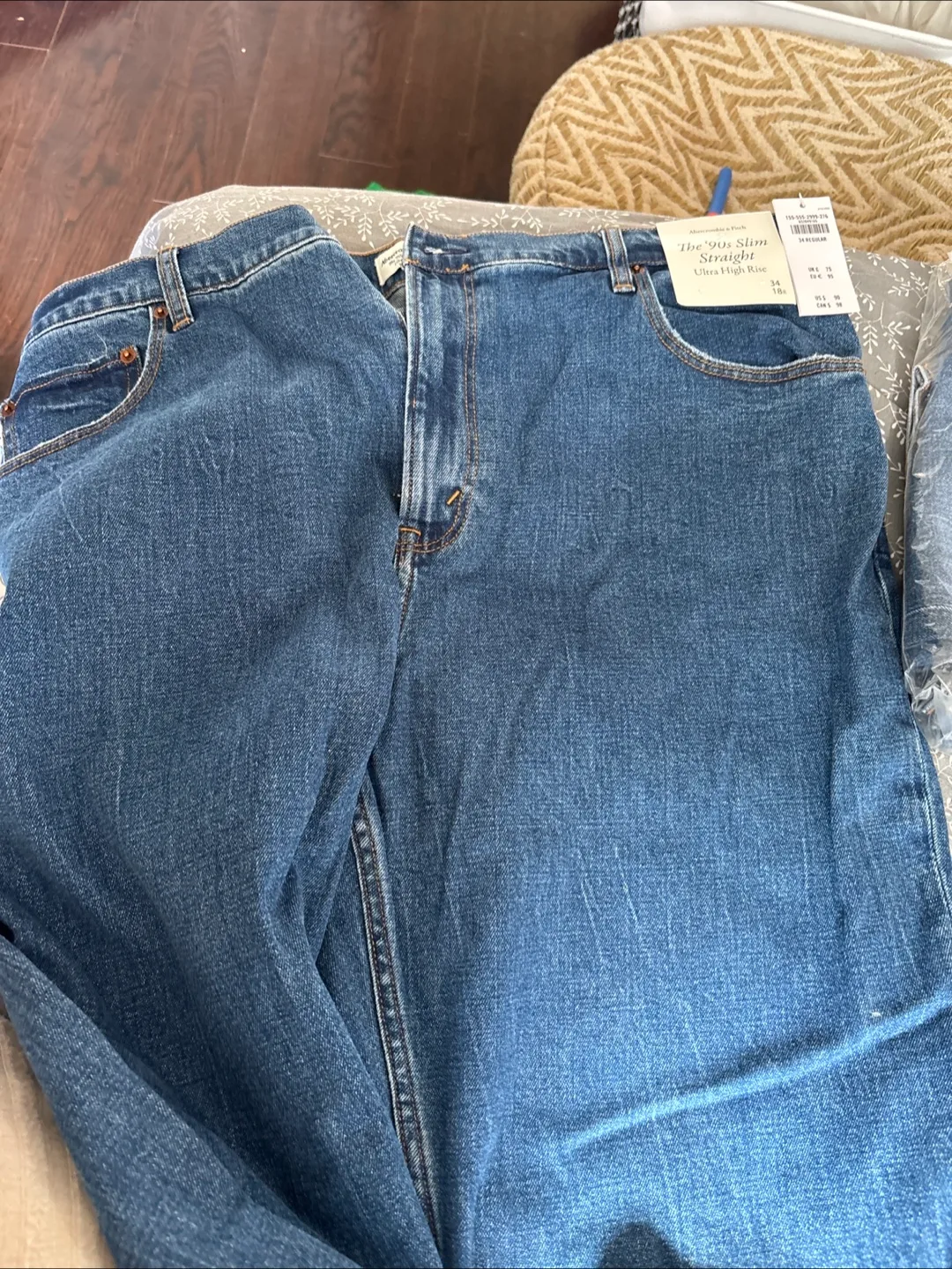 NEW Abercrombie & Fitch 90s Slim Straight Jeans  Ultra High Rise image indicator(2)