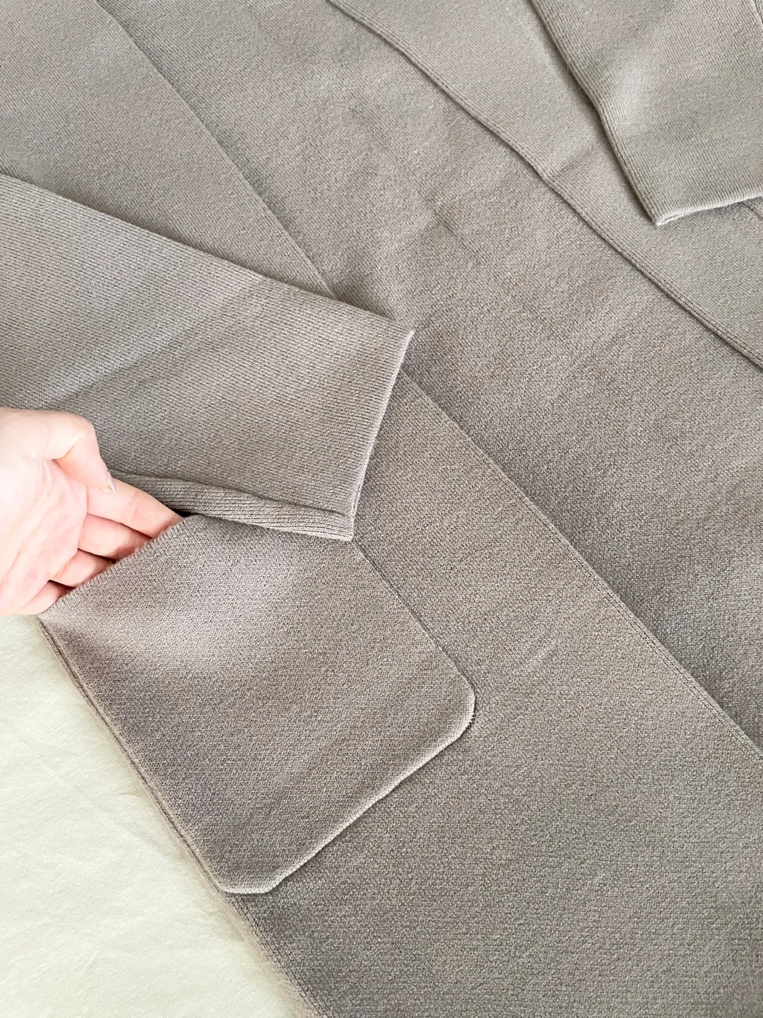 New GU Uniqlo Taupe Knit Cardigan XS image indicator(6)