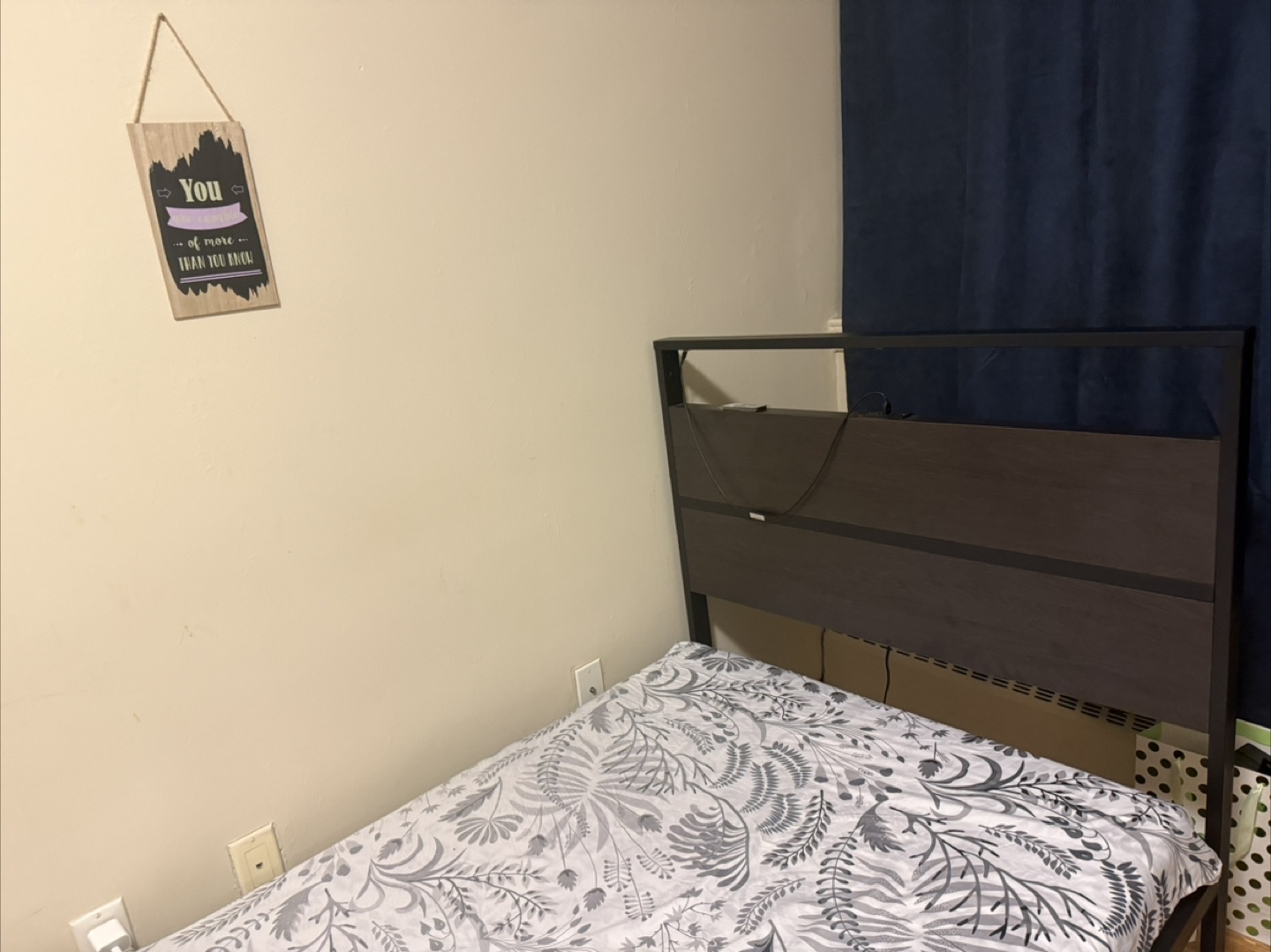 Twin-Size Bed Frame with 2 charging slots and LED - photo 5