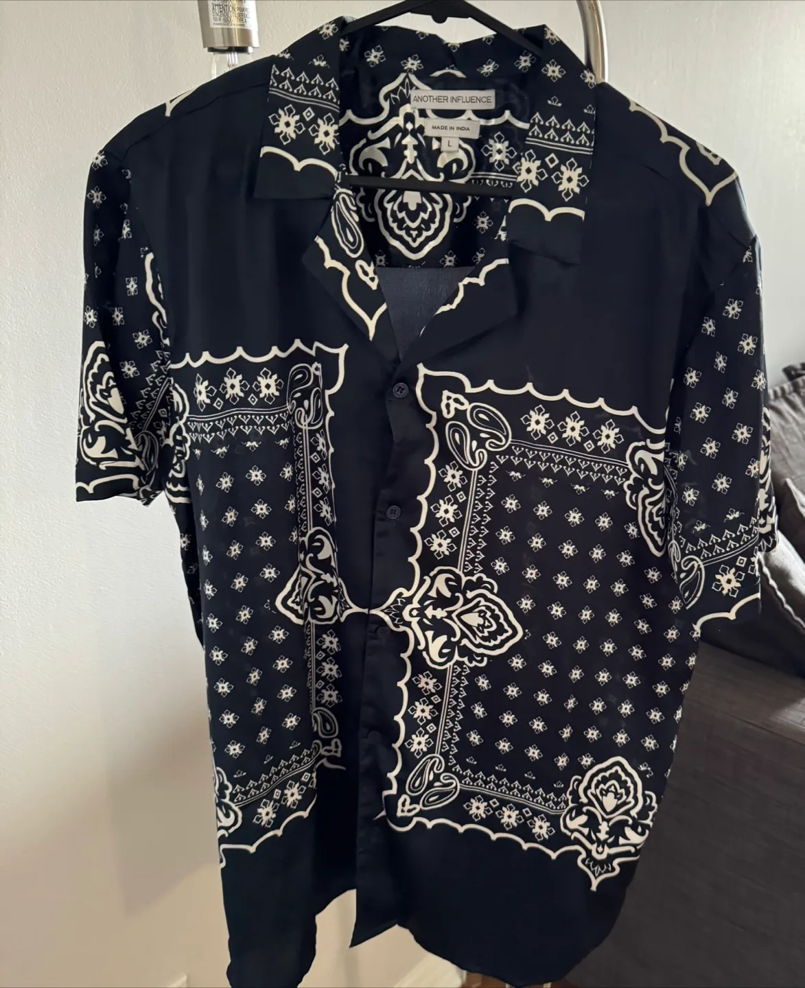 Another Influence Men's size L thumbnail