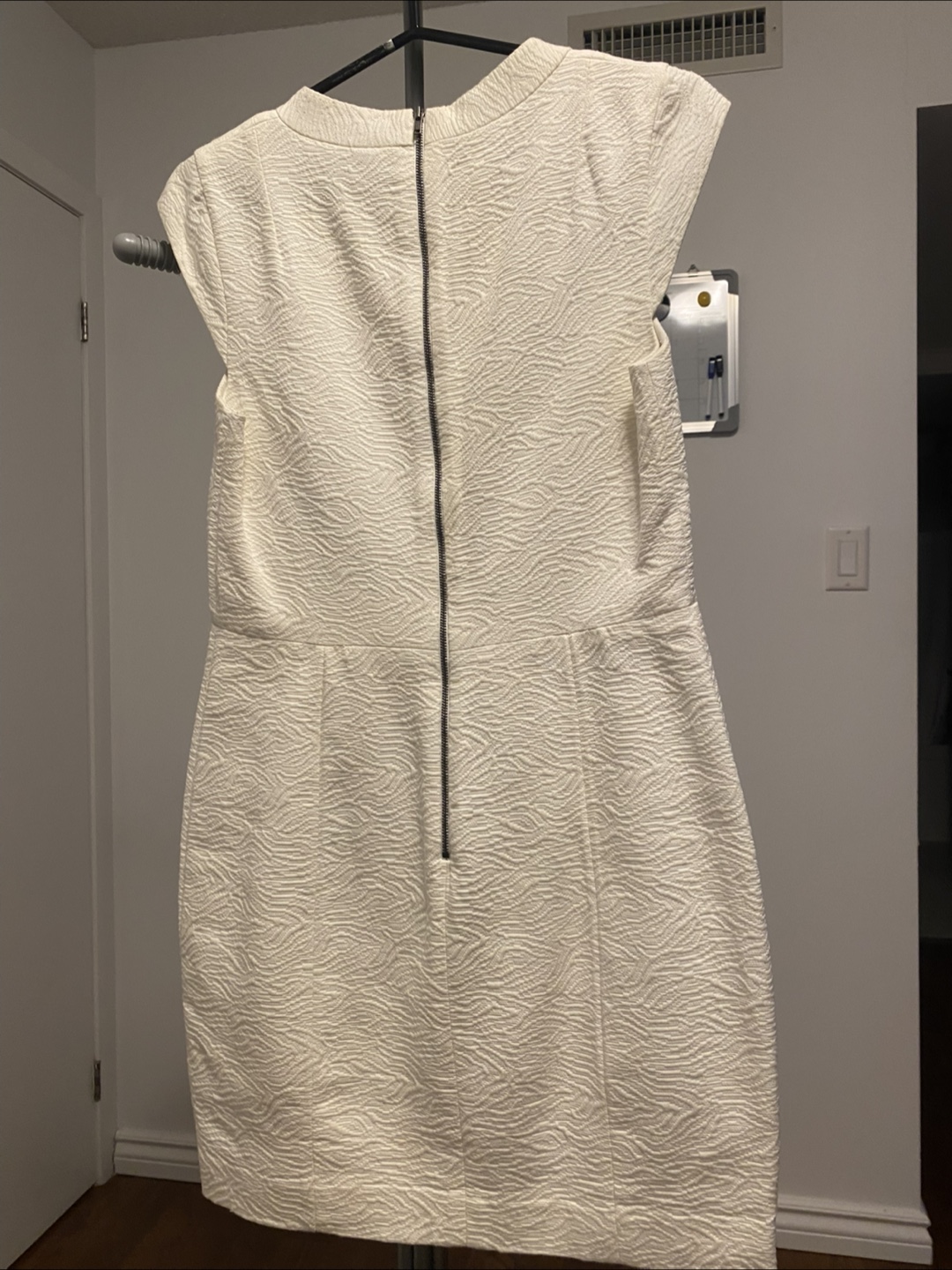 🥕[Theory] Ivory Textured Cap Sleeve Dress - Pick Up Only - photo 3