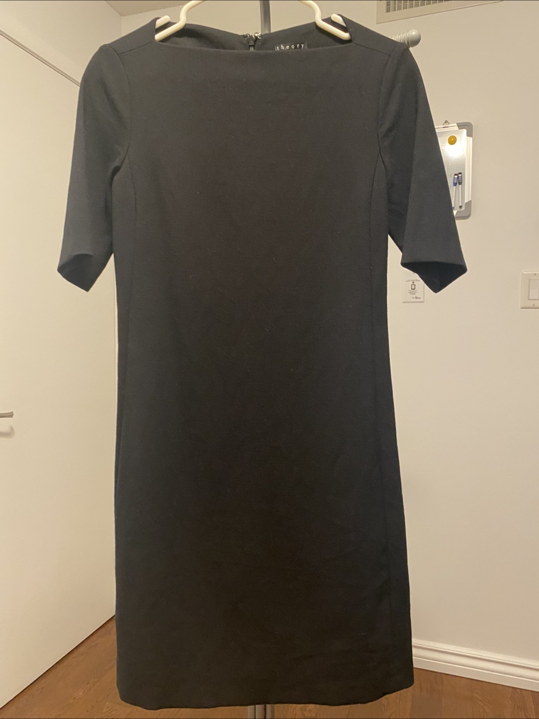 [Theory] Black Short Sleeve Midi Dress (Size 2) - Pick Up Only
