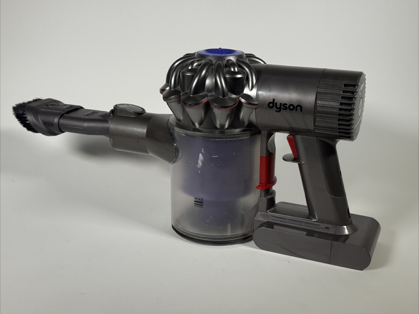 Dyson V7 Cordless Handheld Vacuum - photo 2