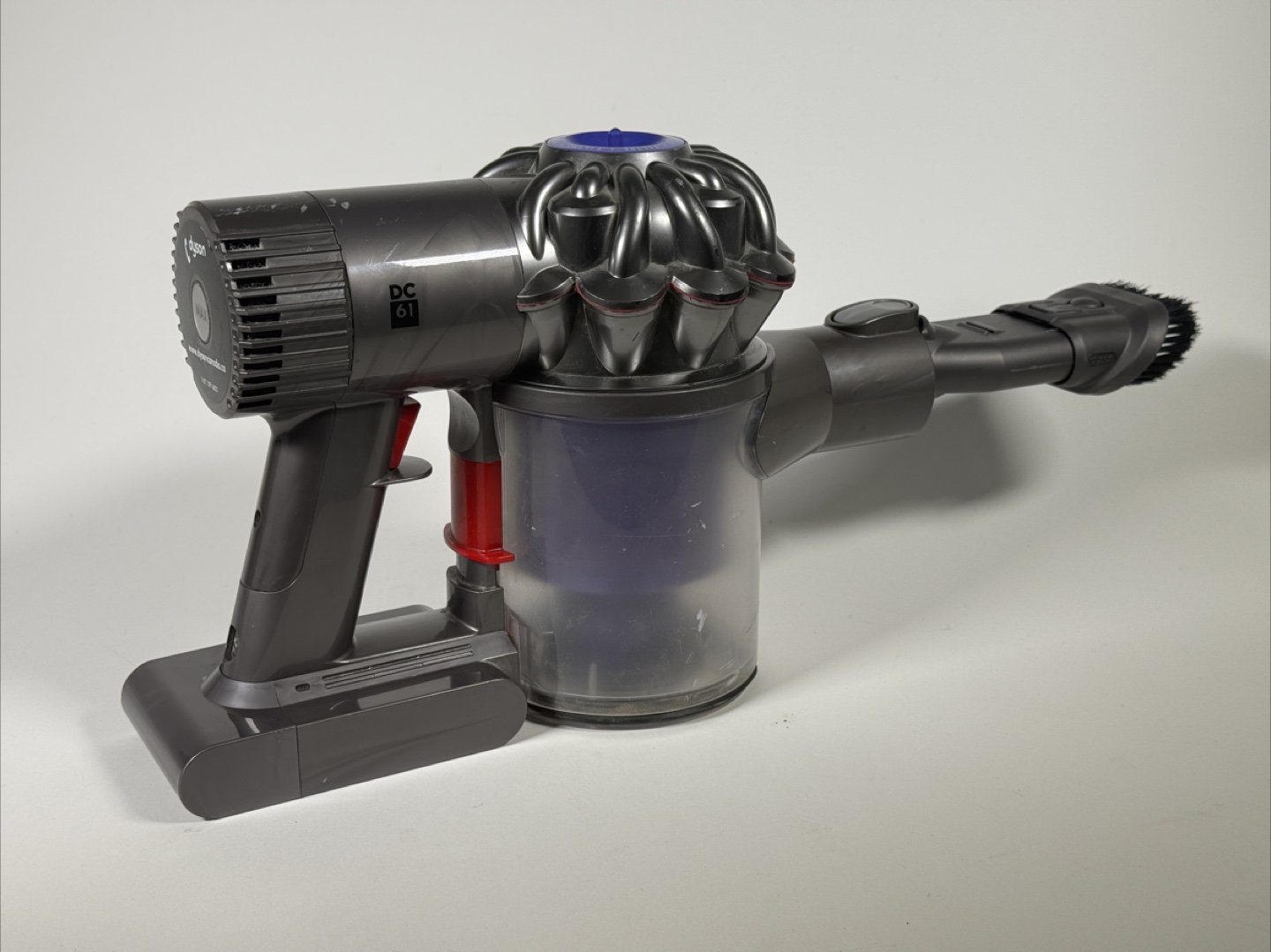 Dyson V7 Cordless Handheld Vacuum - photo 4