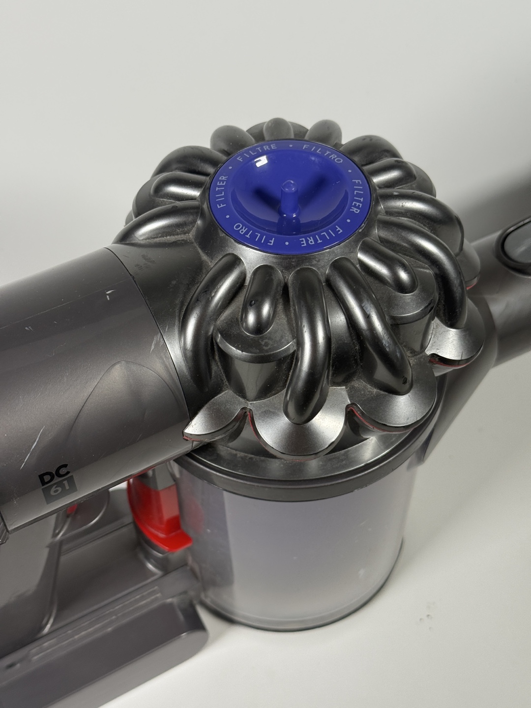 Dyson V7 Cordless Handheld Vacuum - photo 3
