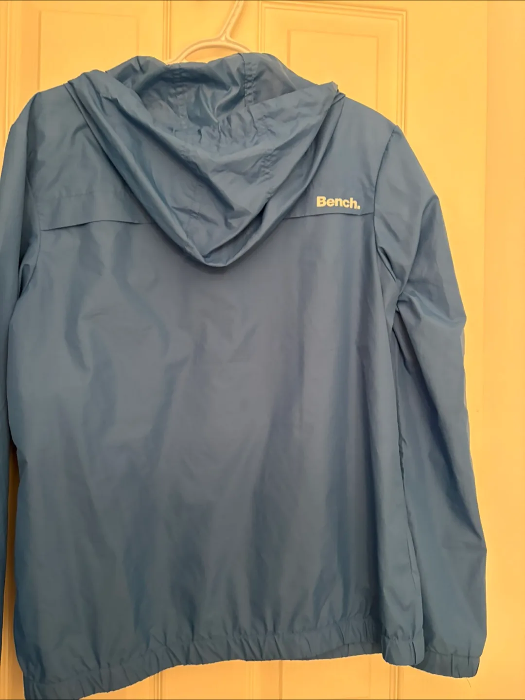 Bench windbreaker image indicator(4)