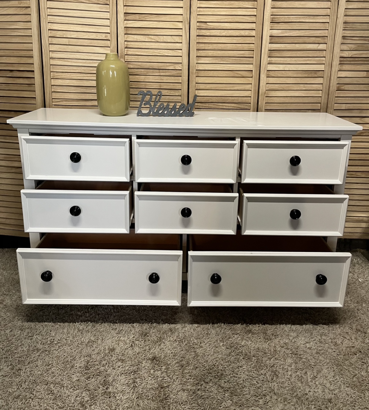 White 9-Drawer Dresser - photo 3