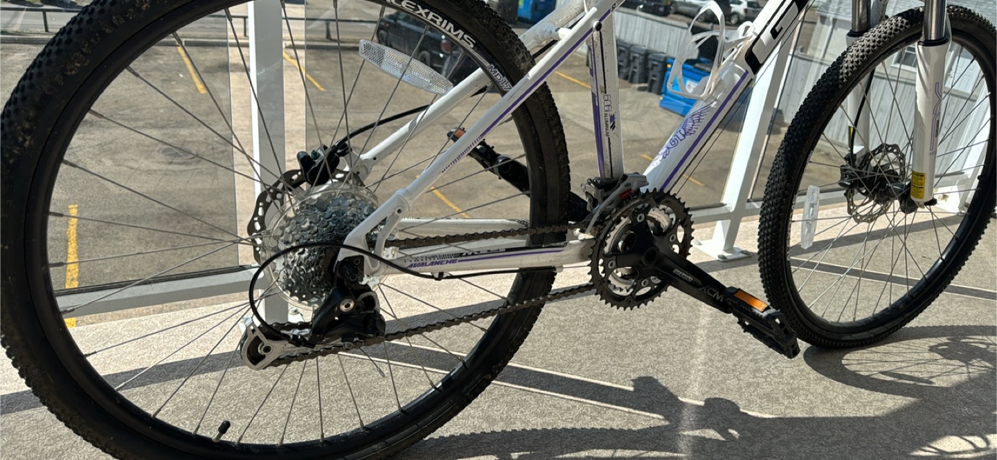 GT Avalanche Mountain Bike - photo 2