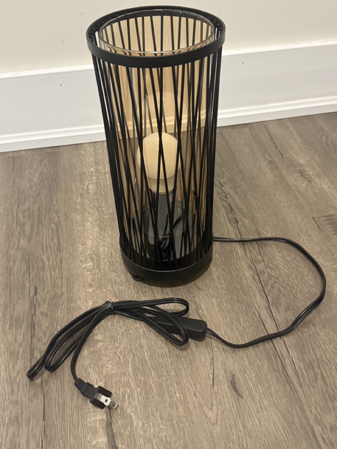 Modern Black Metal Table Lamp