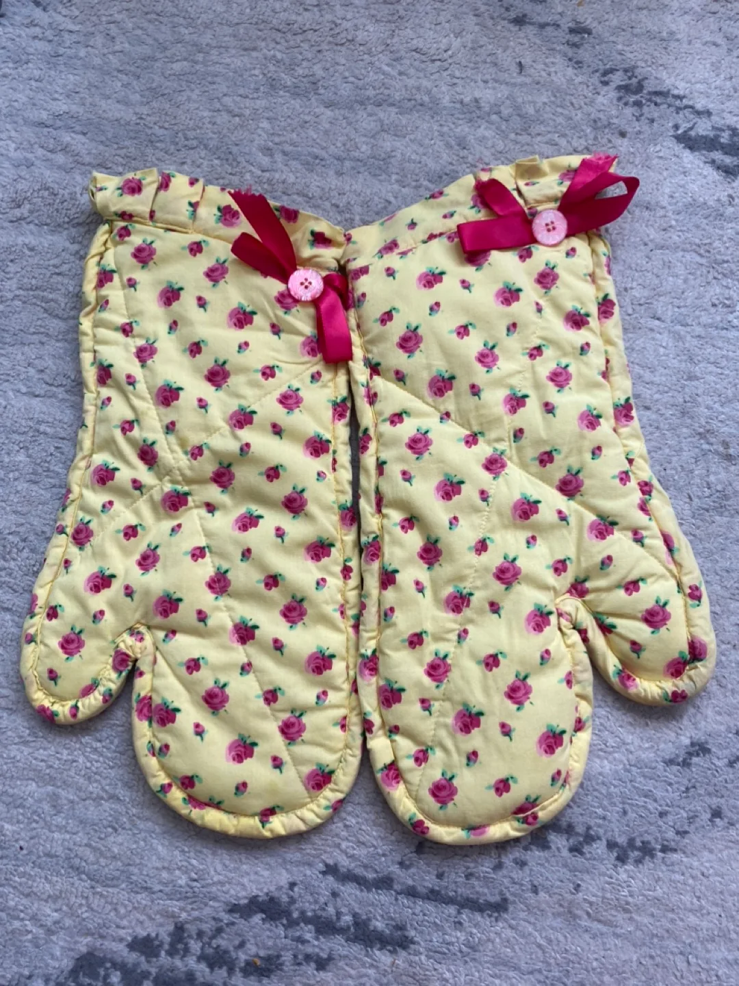 Vintage Floral Oven Mitts 🧡 thumbnail