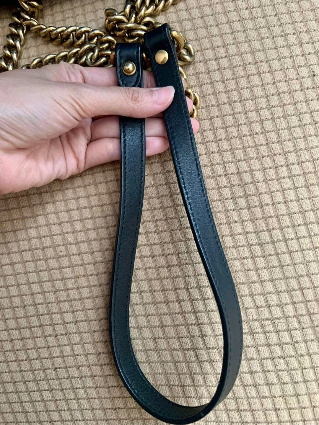 Gucci Velvet Shoulder Bag image indicator(8)