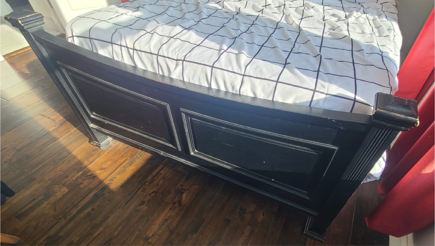 Queen Black Wooden Bed Frame With Mattress - photo 2