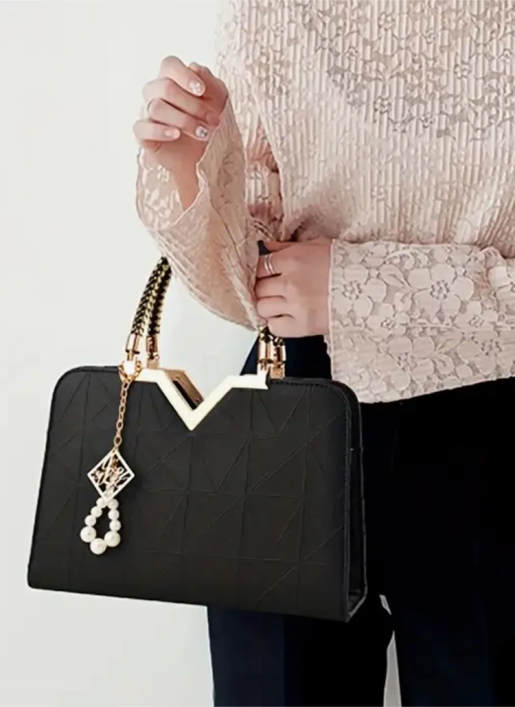 💥NEW💥Elegant Women's Handbag with Detachable Strap image indicator(2)