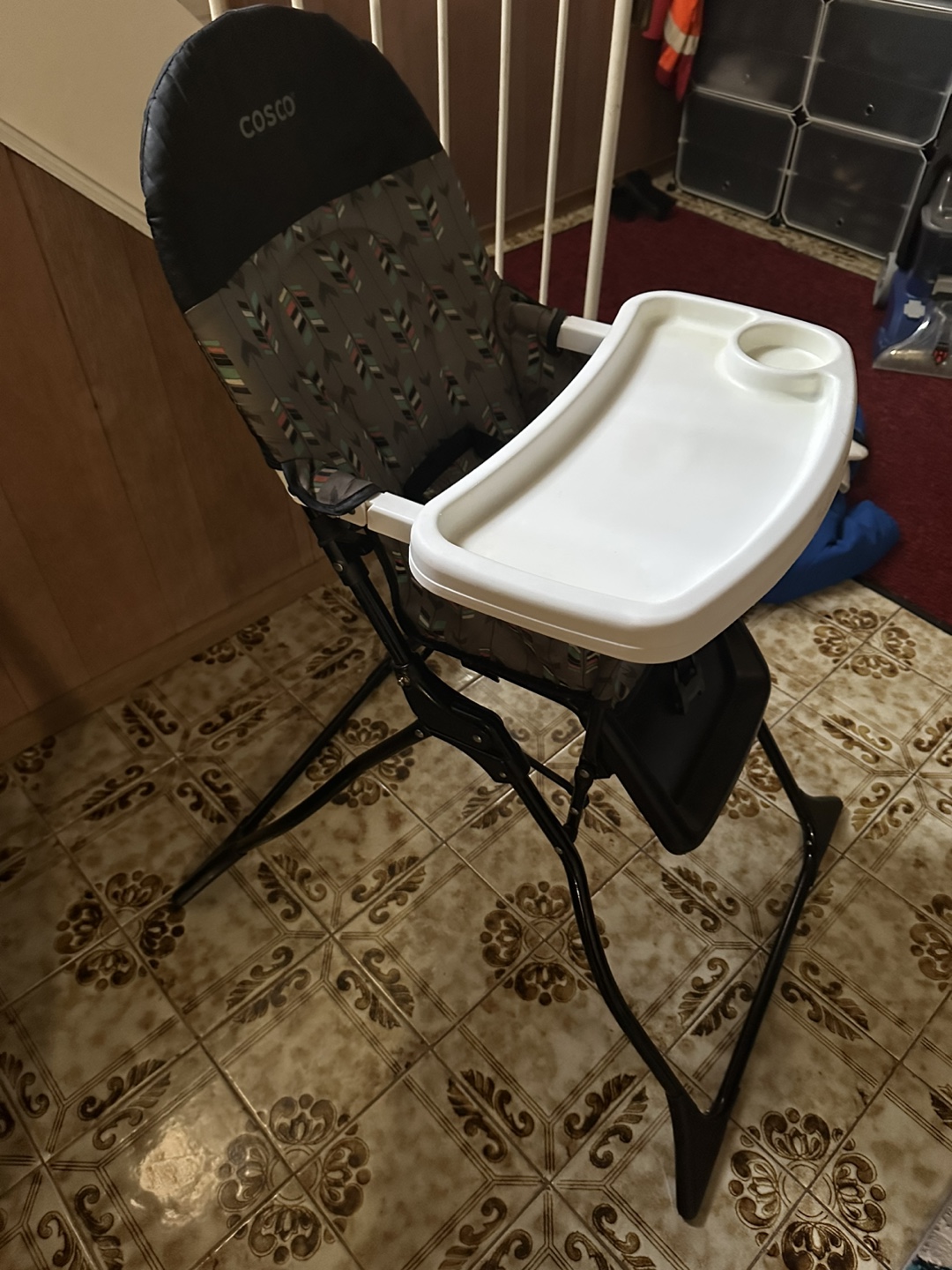 Cosco Folding High Chair - Grey Arrow Print - photo 3