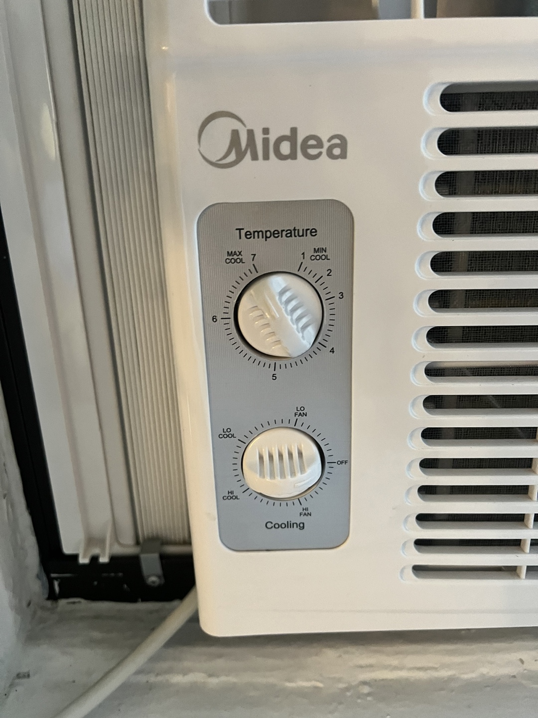 Midea 5000 BTU Window Air Conditioner - photo 2