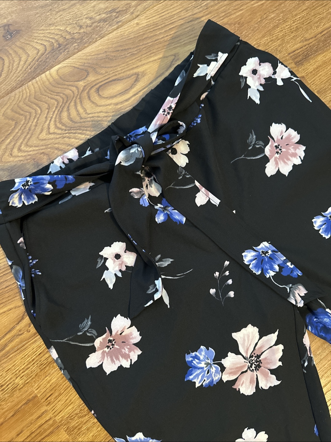 Women's Floral Print Ankle Pants with Tie Waist - photo 2