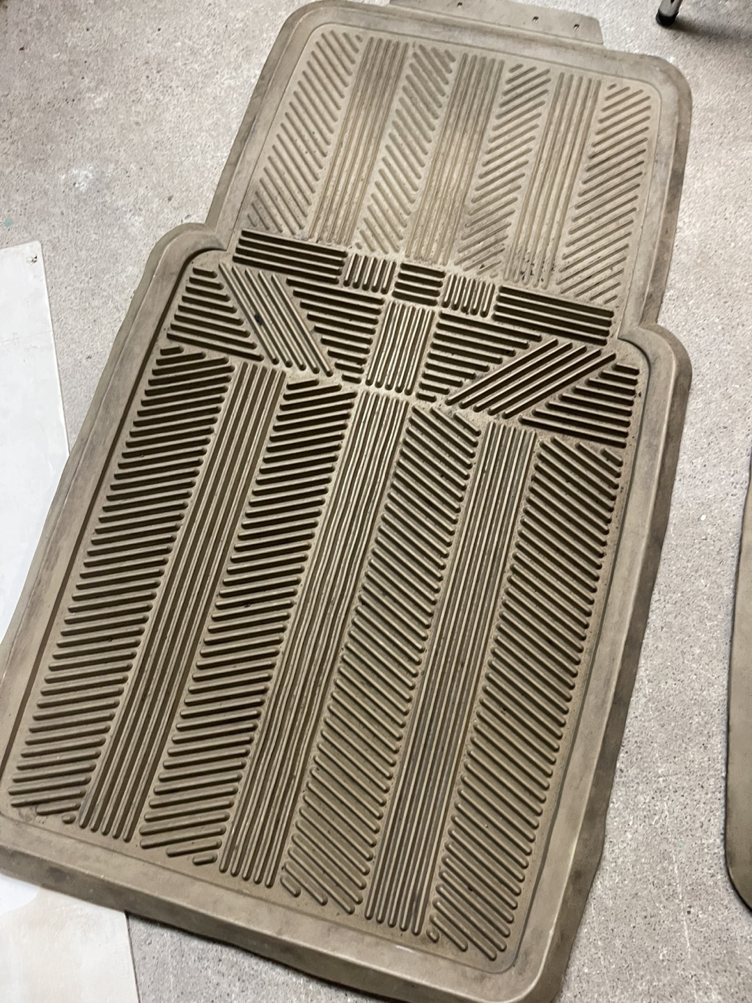 Pair of Tan Rubber Floor Mats - photo 3
