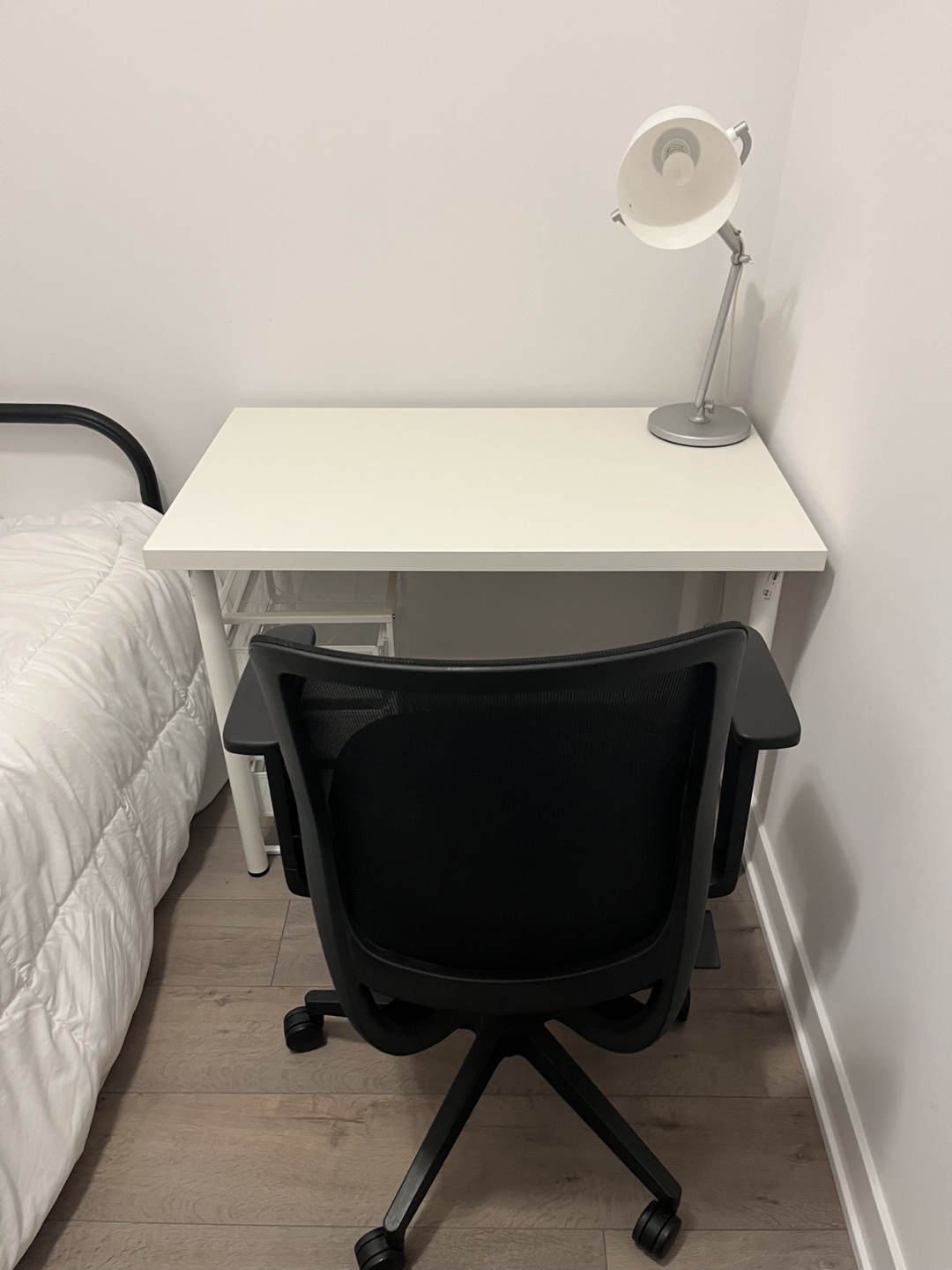 White Desk with Mesh Drawers and Black Office Chair - photo 2