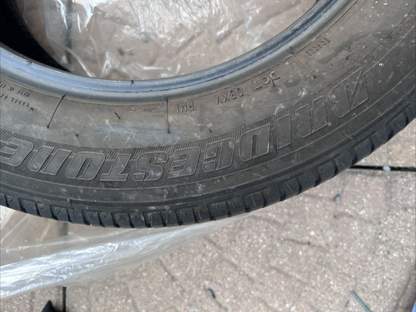 Used Bridgestone Turanza Tires - P205/60R16 96V - photo 2