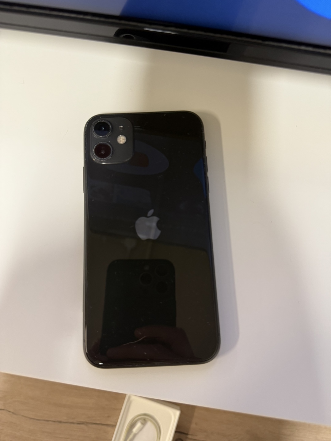iPhone 11 128 gb - Black - Excellent Condition - photo 2