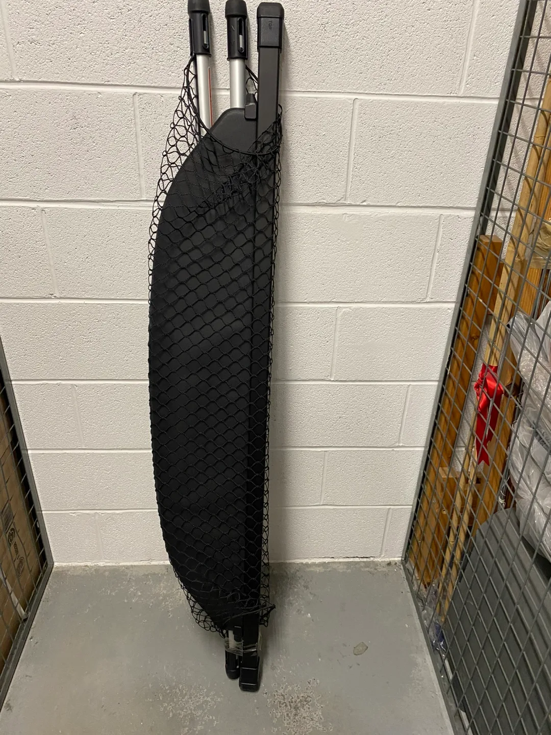 R4 2018 Vehicle Cargo Barrier Net image indicator(2)