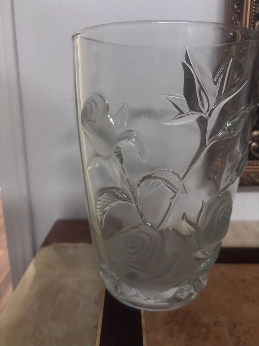 Etched Glass Vase with Roses image indicator(2)