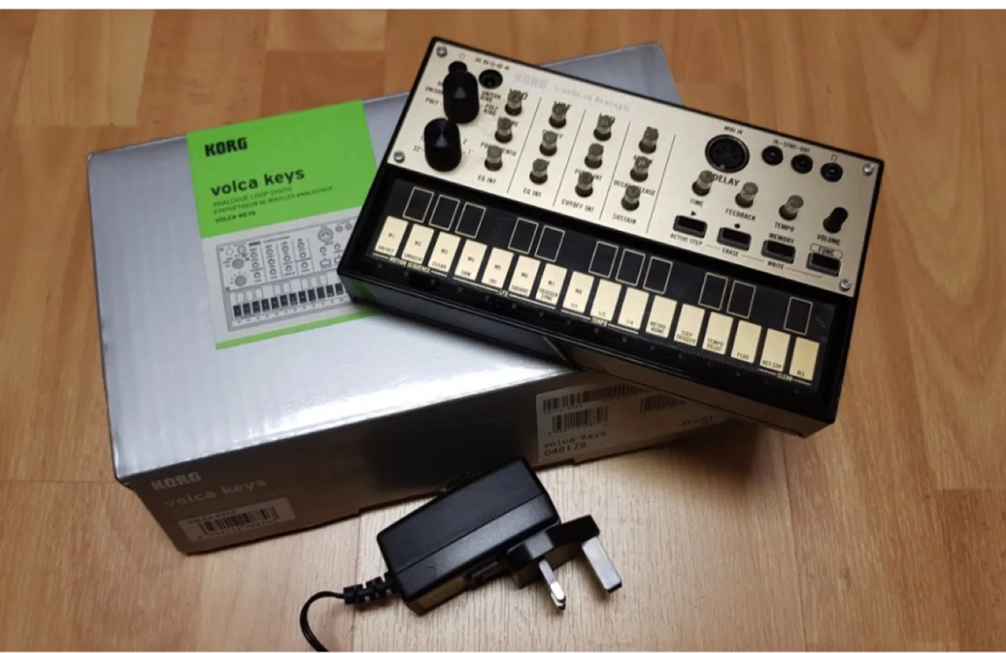 Korg Volca Keys Analogue Loop Synthesizer thumbnail