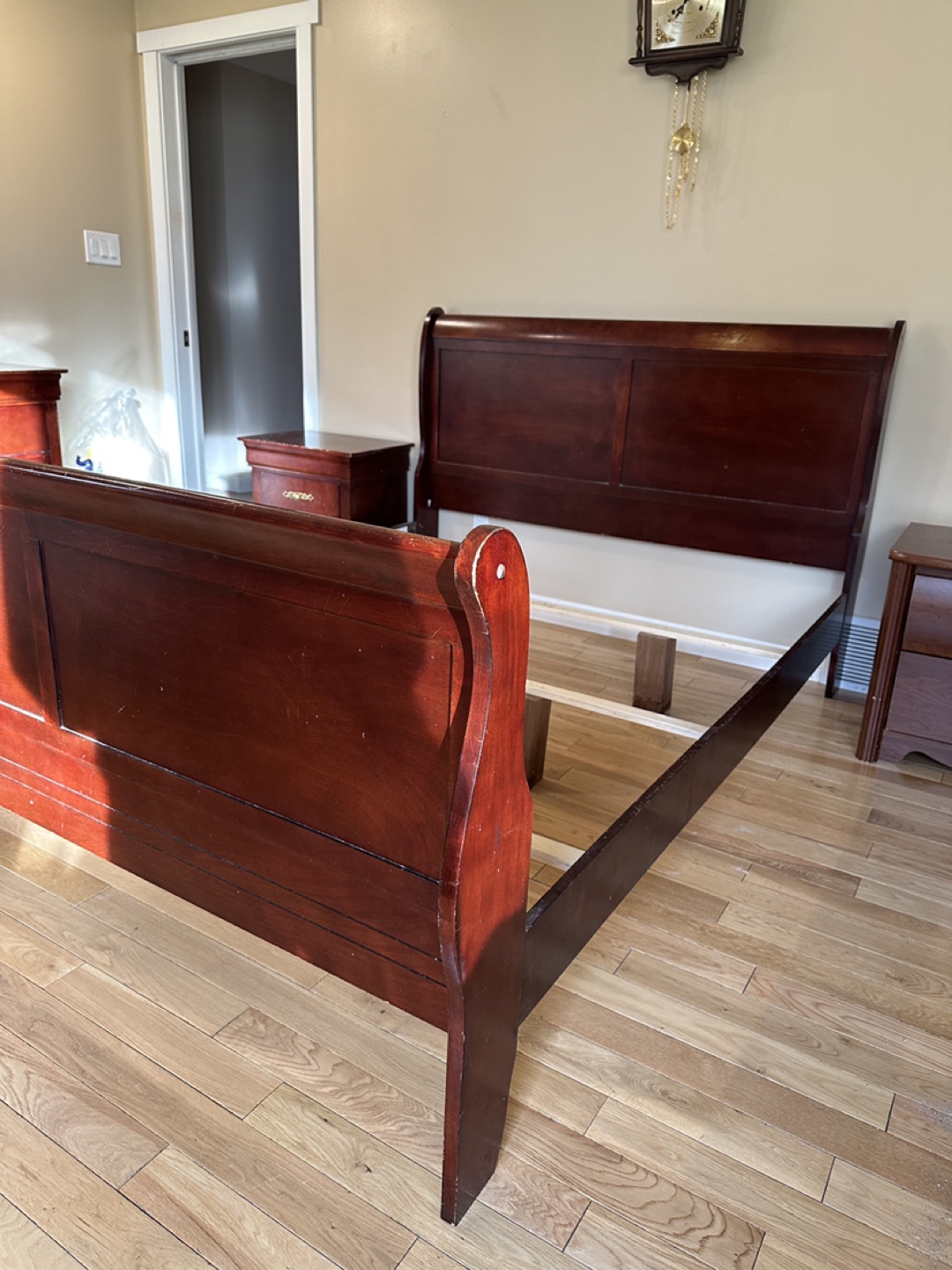 Solid Wood Queen Size Bed Frame with 2 Nighstands (CAN DELIVER) - photo 4