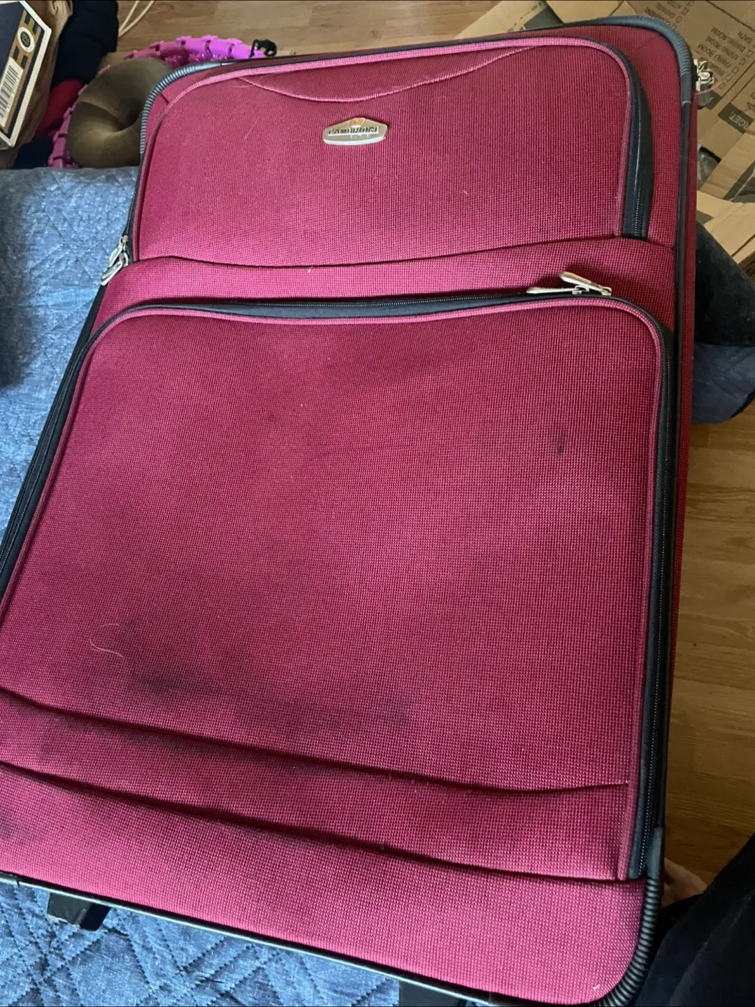 #freecycle Two large suitcases thumbnail