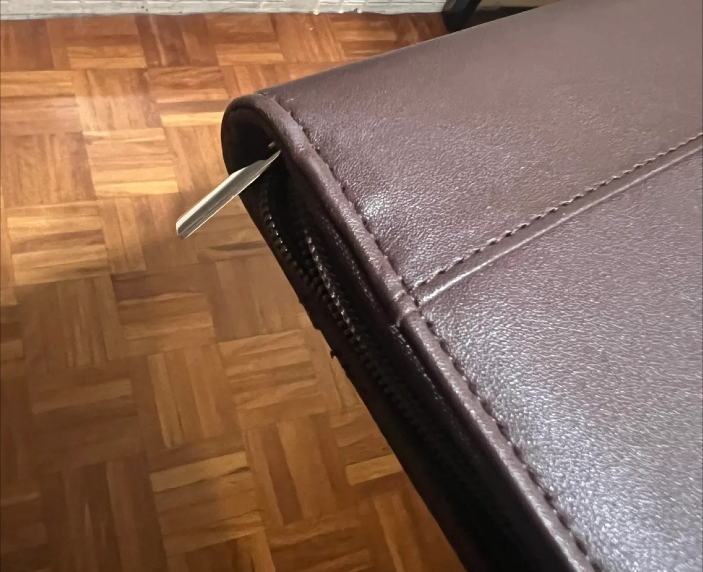 Brown Leather folder image indicator(3)