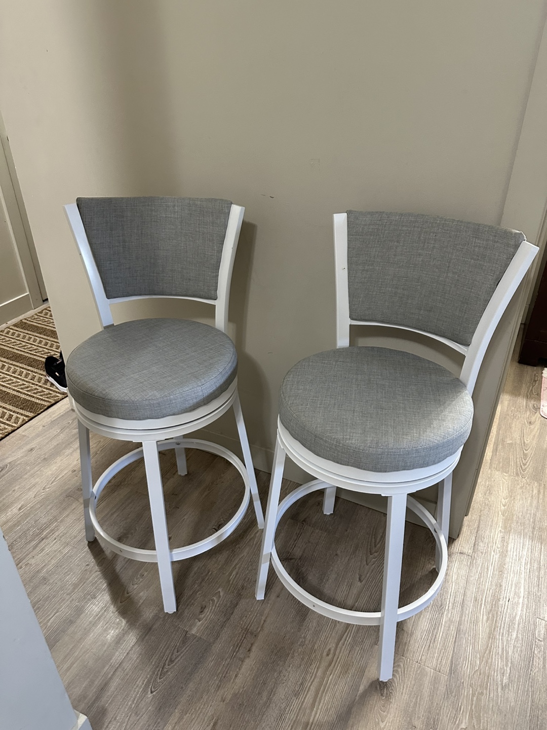 Brand-new set of two 25″ round swivel bar stools with backrests - photo 3