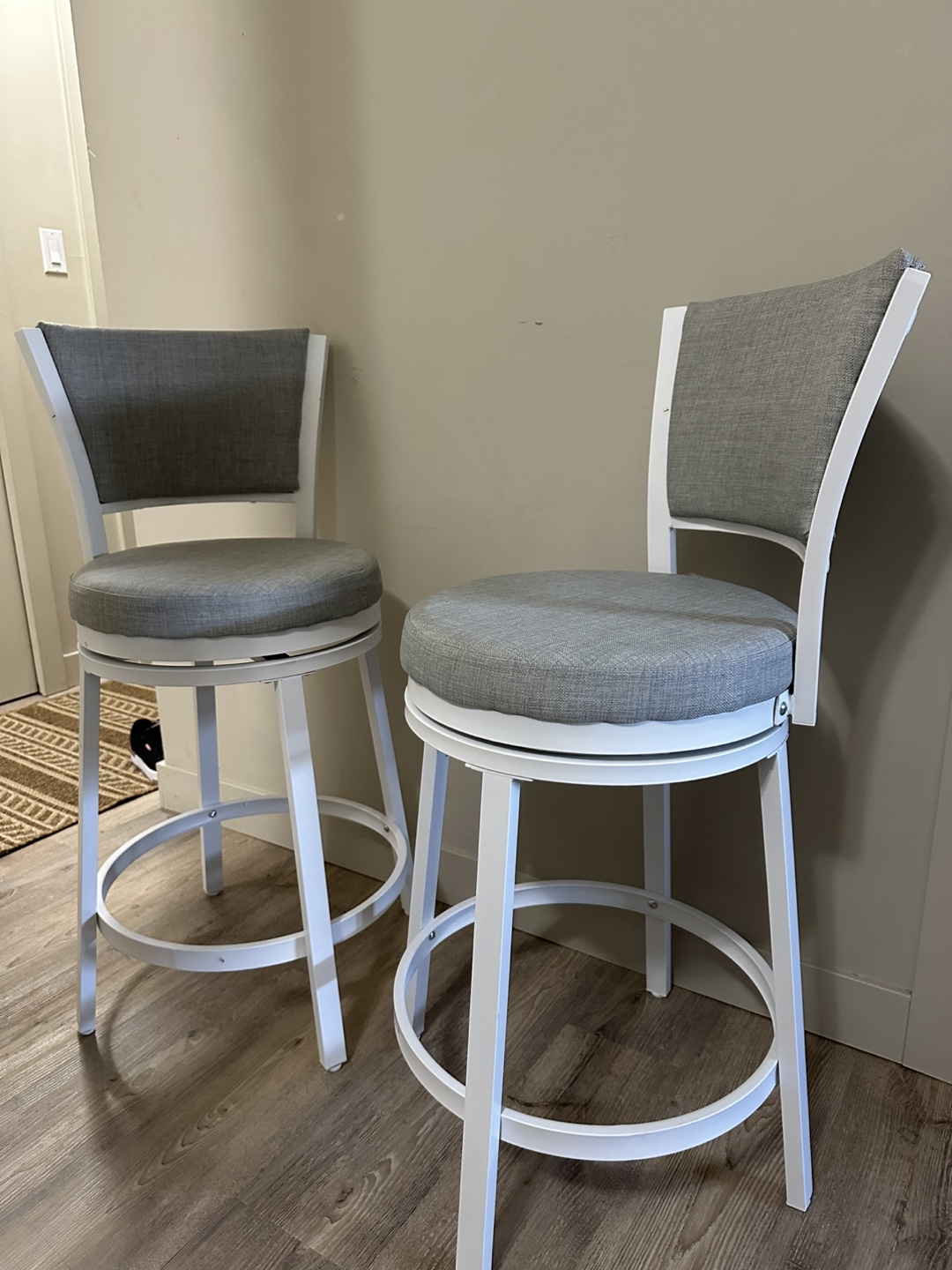 Brand-new set of two 25″ round swivel bar stools with backrests - photo 2