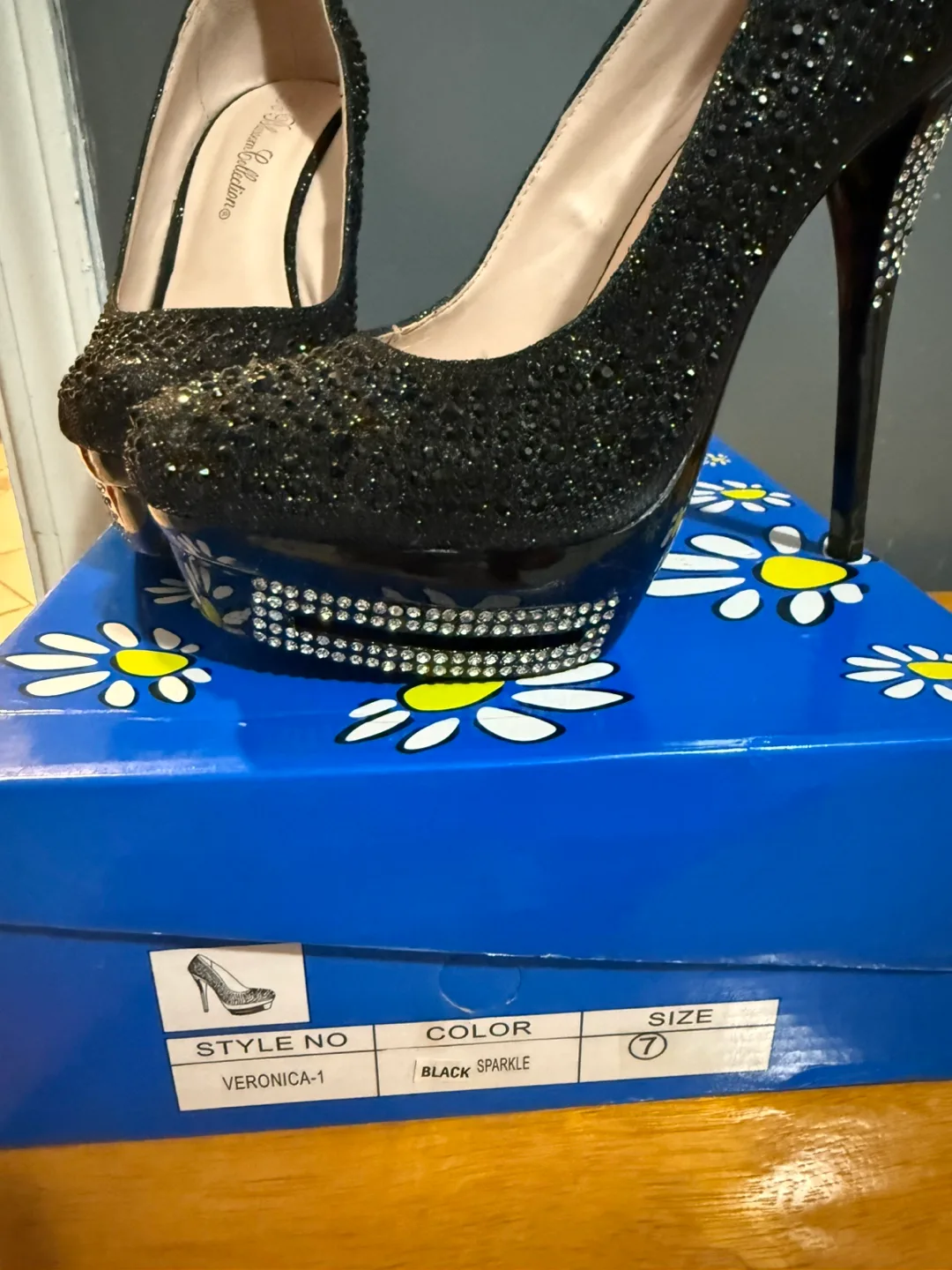 Black Sparkle Platform Heels Size 7 thumbnail
