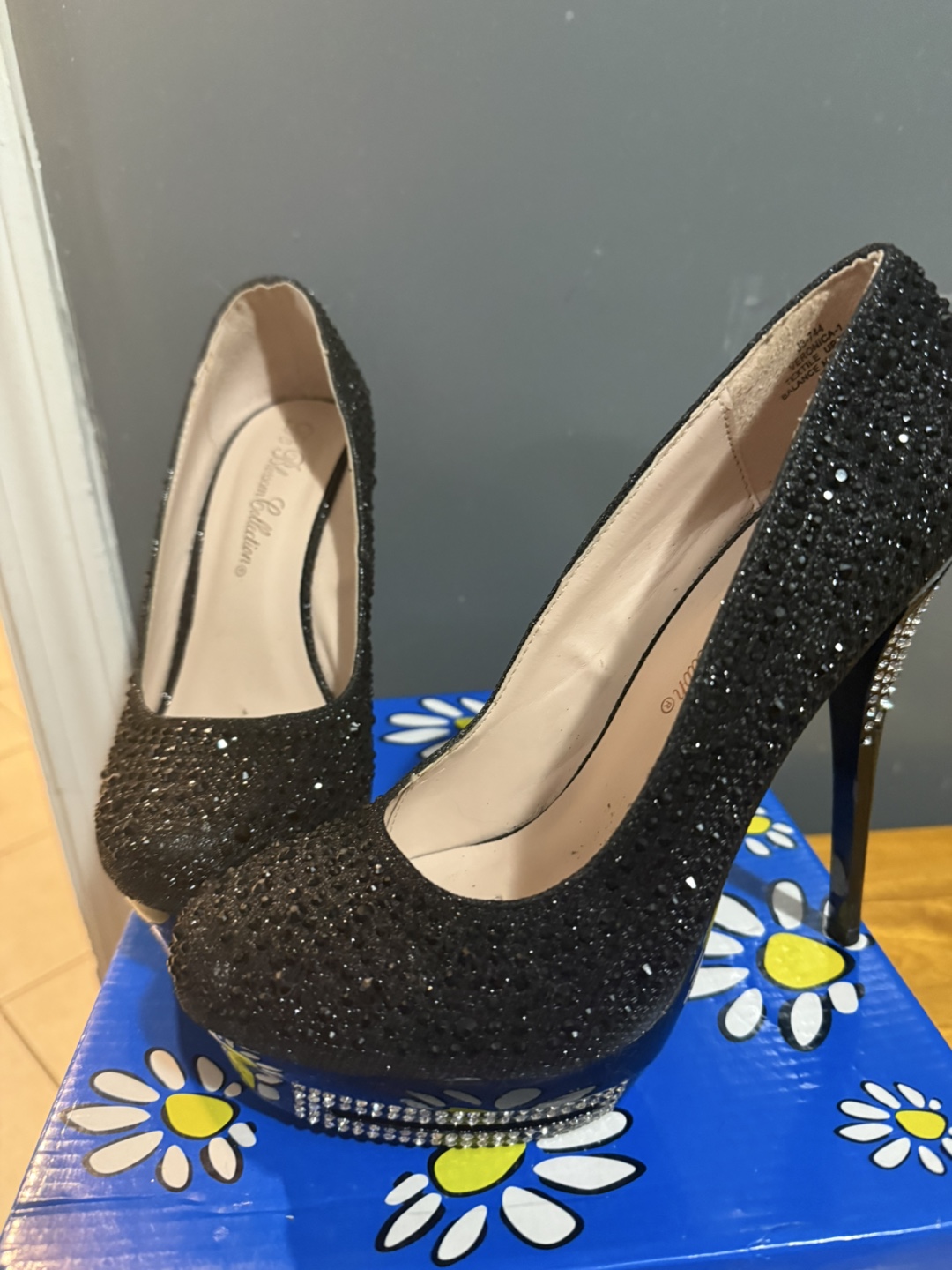 Black Sparkle Platform Heels Size 7 - photo 2
