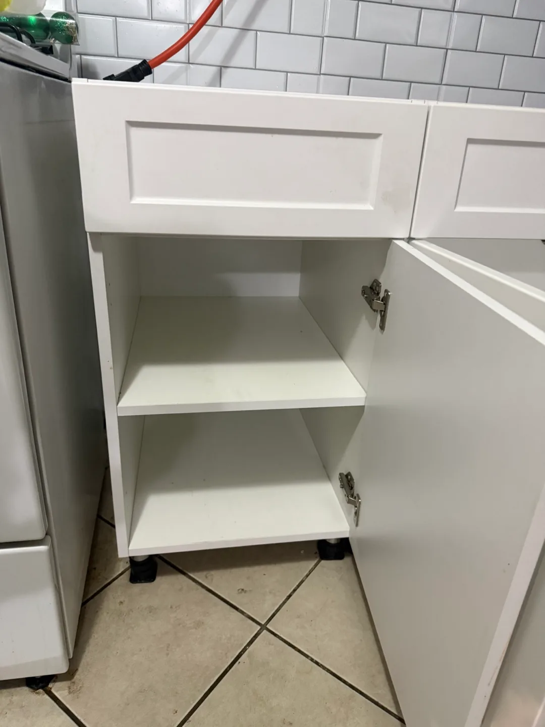 White Corner Kitchen Cabinet Set thumbnail