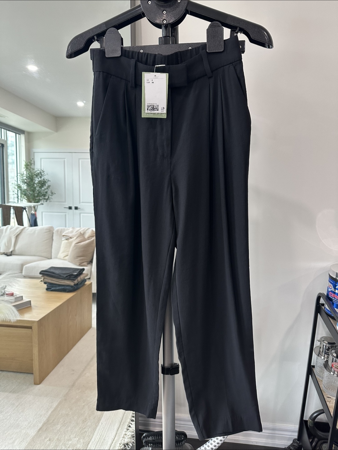 H&M Ankle-Length Black Pants NWT Size 4 - photo 3