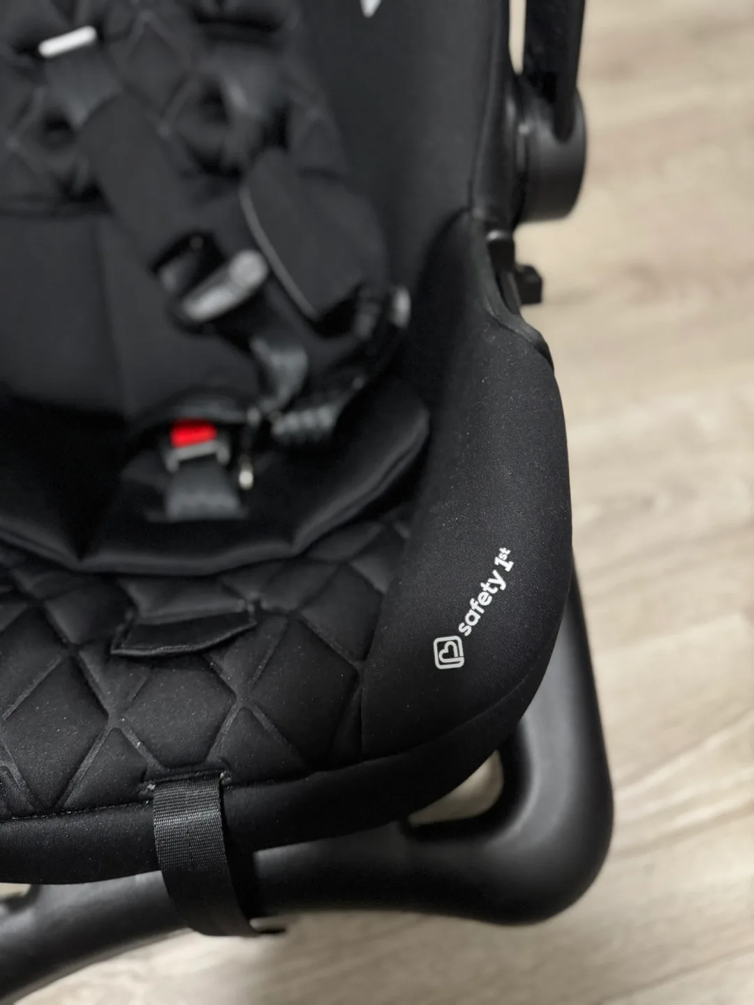 Safety 1st Onboard 35 LX Infant Car Seat with base- Black image indicator(2)